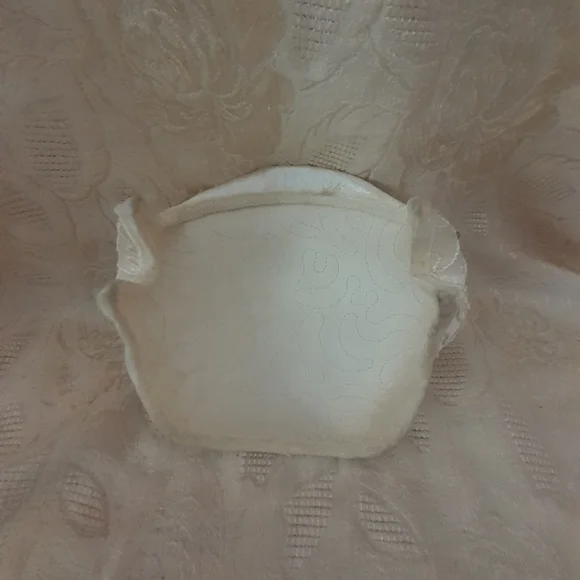 ❌️SOLD/Other Online Site Ivory Satin Bridal Vintage Hat - Picture 6 of 7